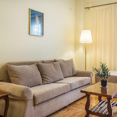 Chic Flat In Kolonaki Next To American Embassy アテネ エクステリア 写真