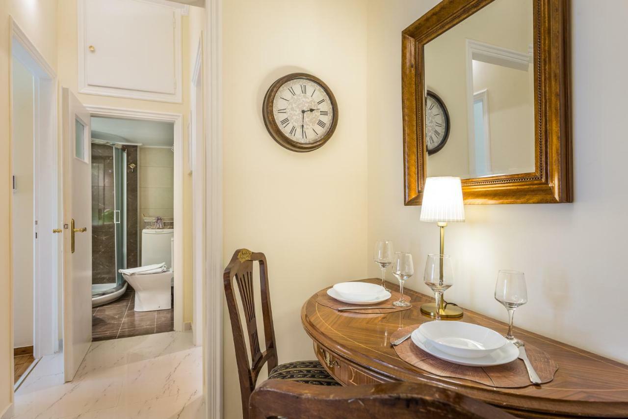 Chic Flat In Kolonaki Next To American Embassy アテネ エクステリア 写真