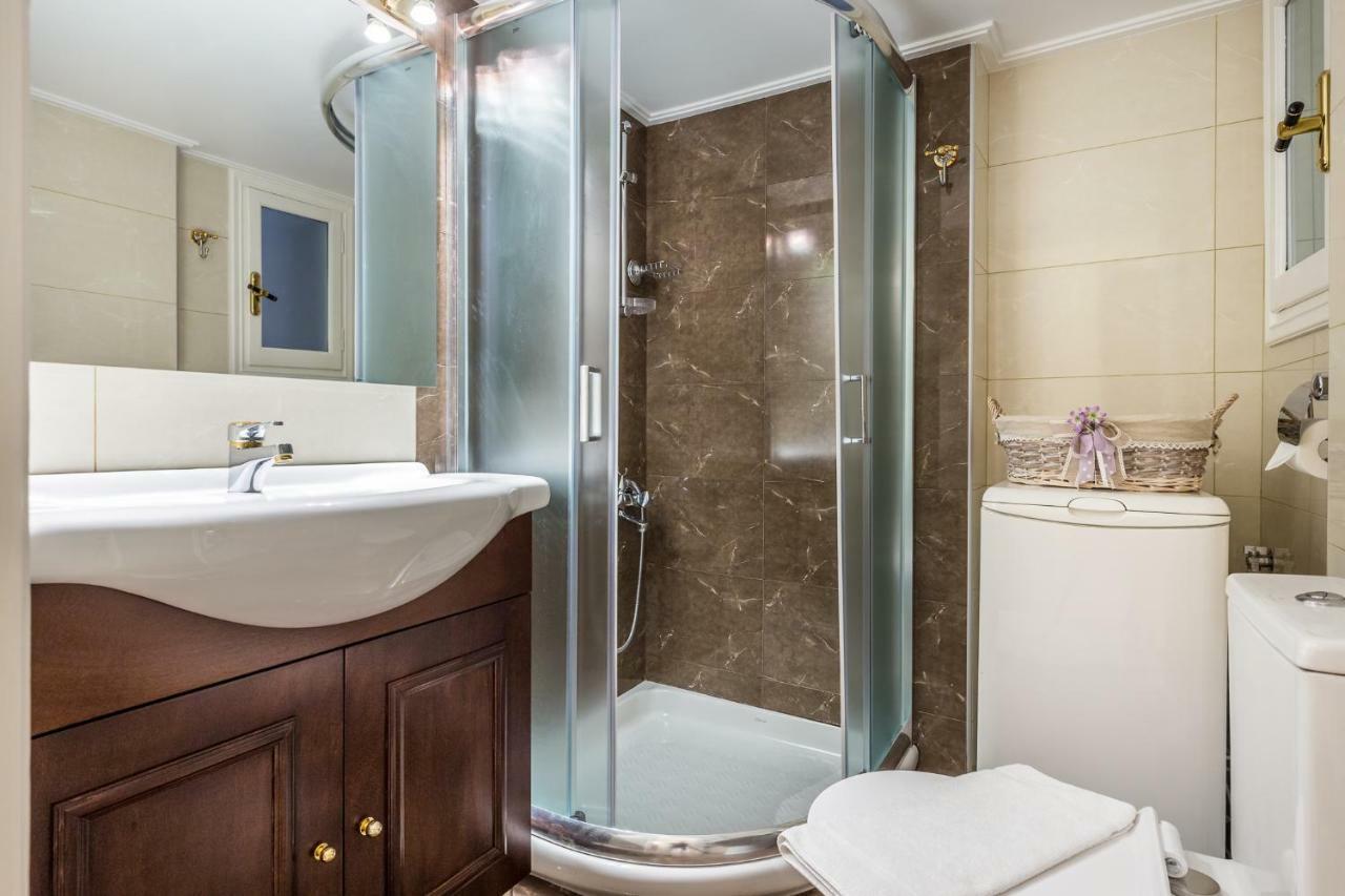 Chic Flat In Kolonaki Next To American Embassy アテネ エクステリア 写真