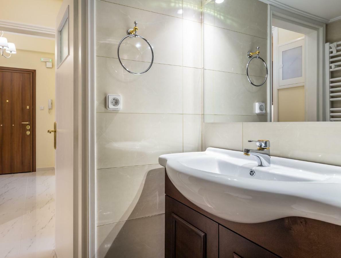 Chic Flat In Kolonaki Next To American Embassy アテネ エクステリア 写真